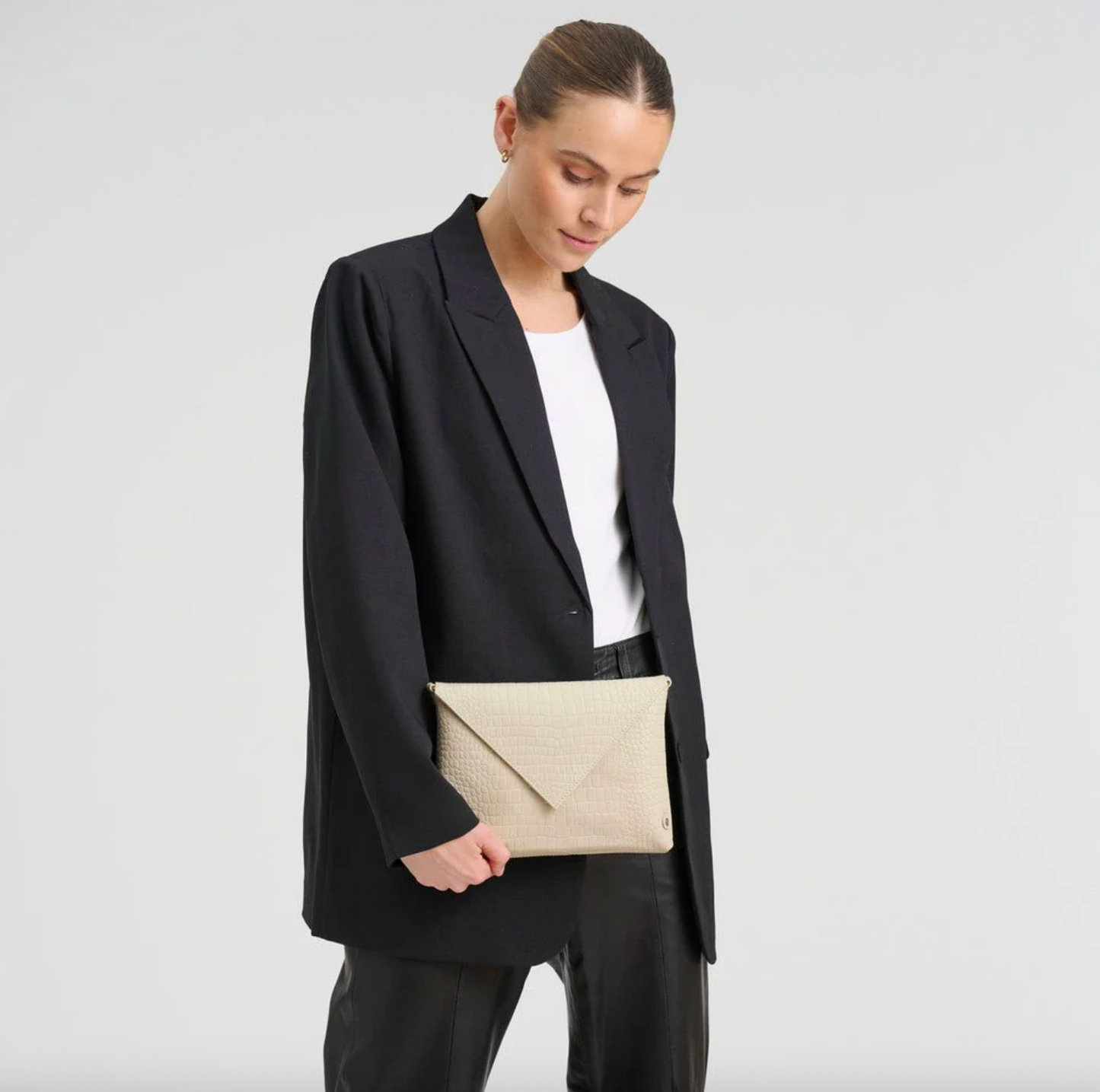 Clutch Croco aus Leder - Sand