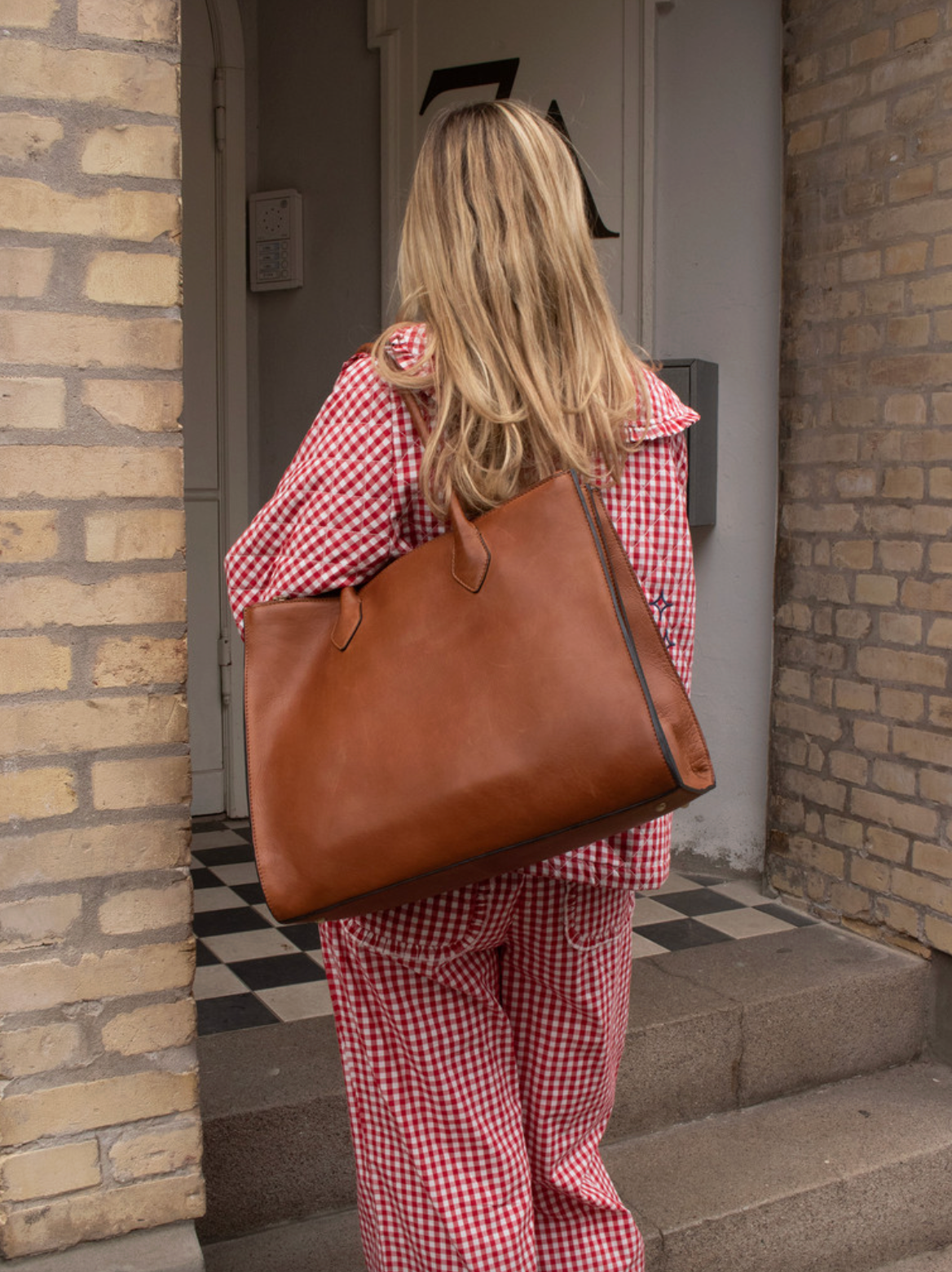Schultertasche Ora Big - Cognac