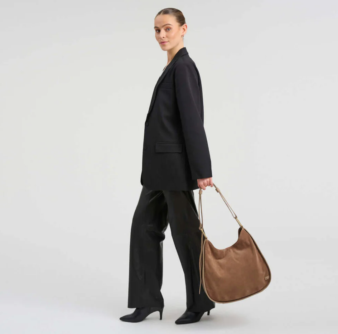 Schultertasche aus Wildleder und Rindsleder