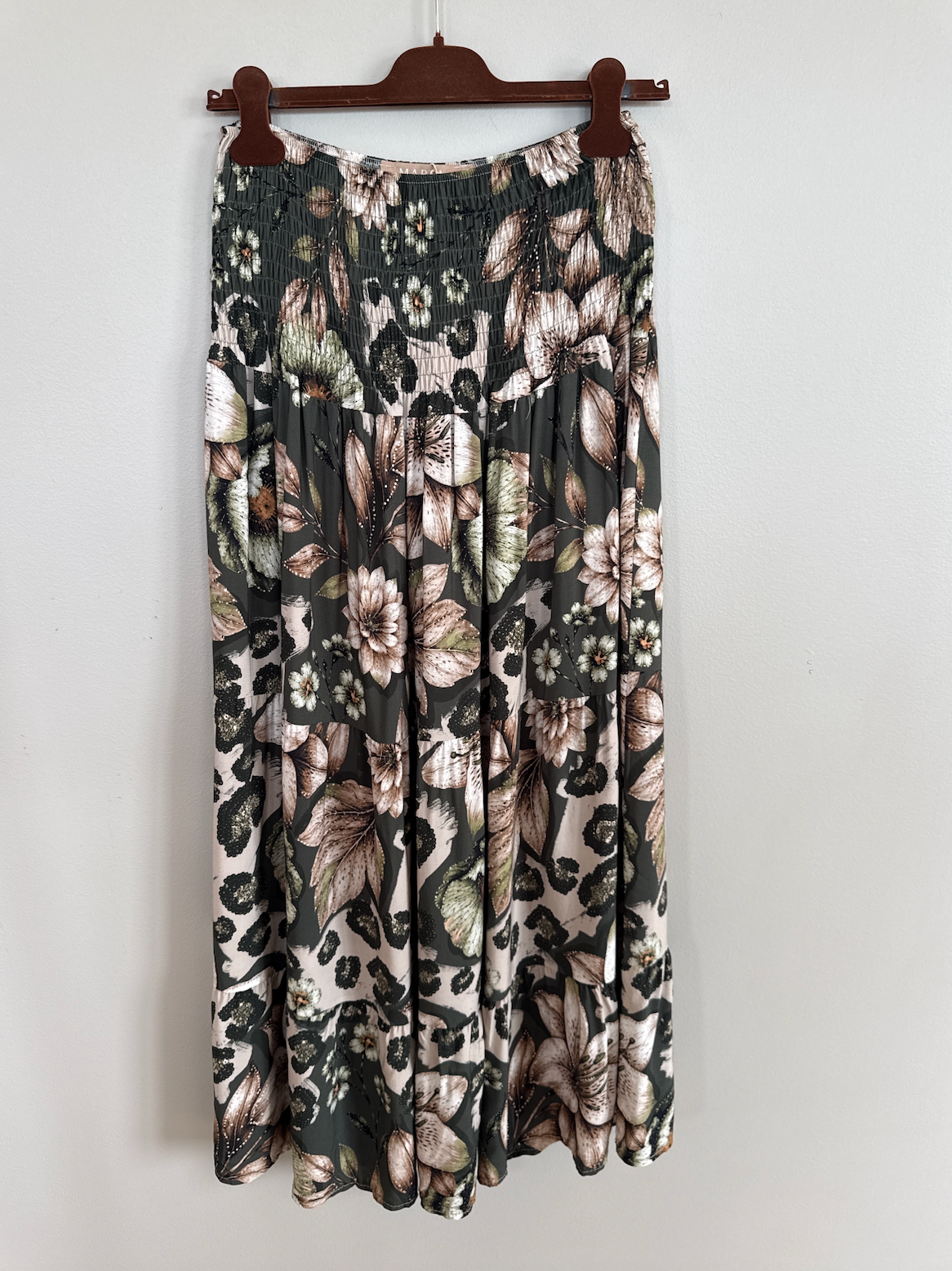 Nederdel flower military