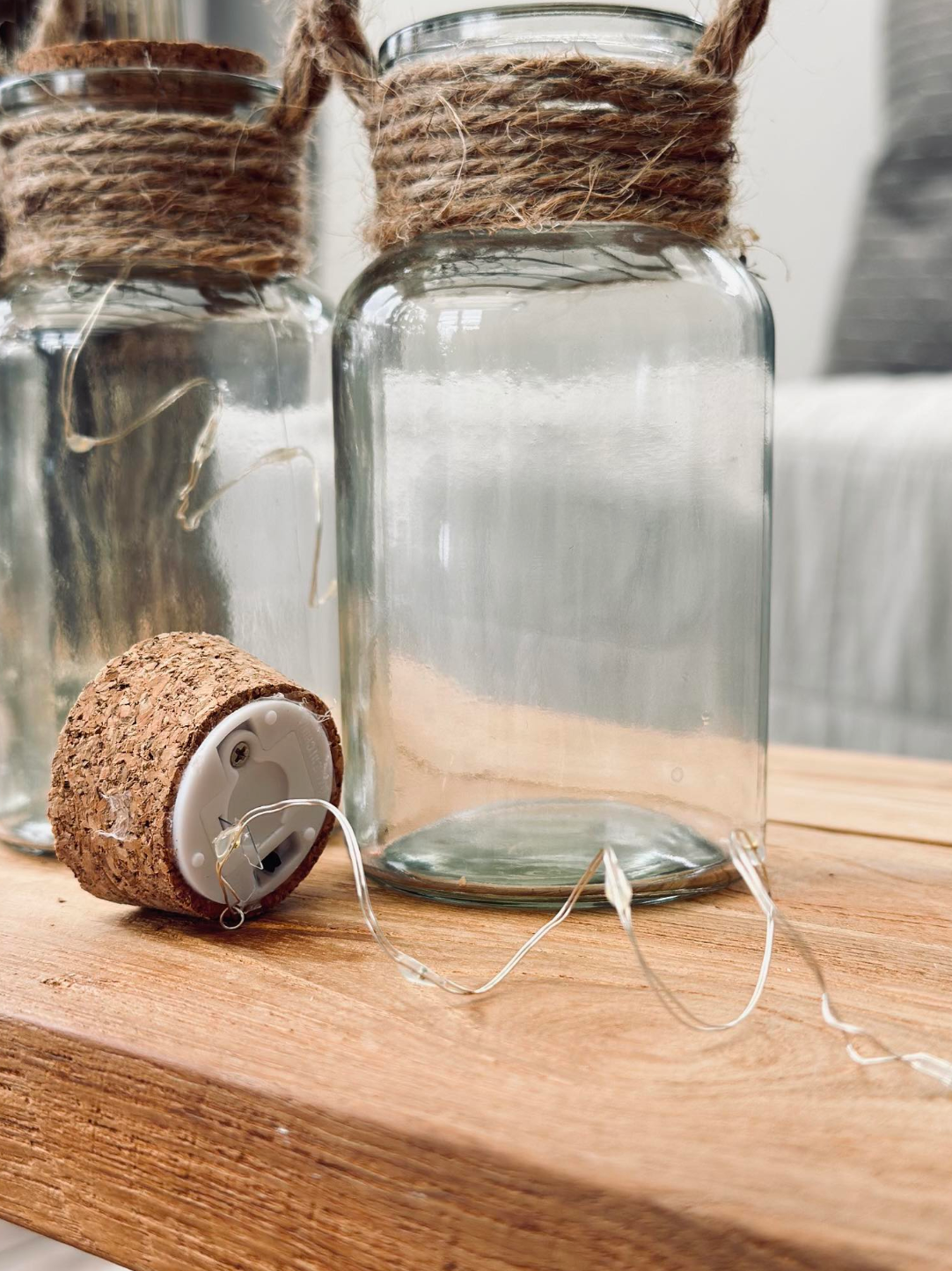 Mini-Laterne aus Glas mit Korkverschluss und Lichterkette