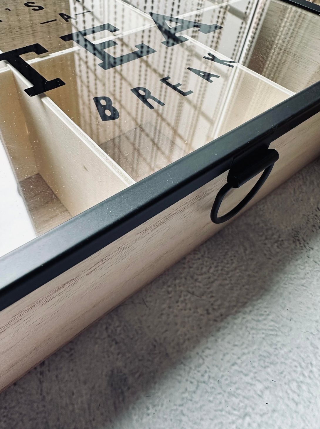 Teedose aus Holz mit 6 Fächern