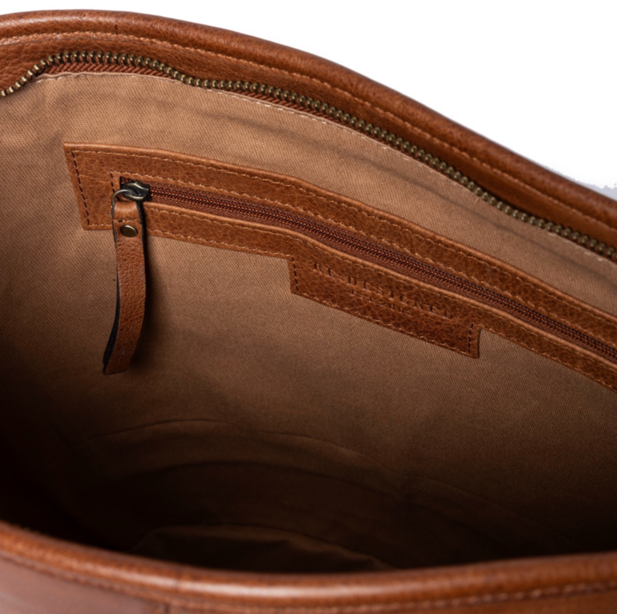 Schultertasche Nomi walnut
