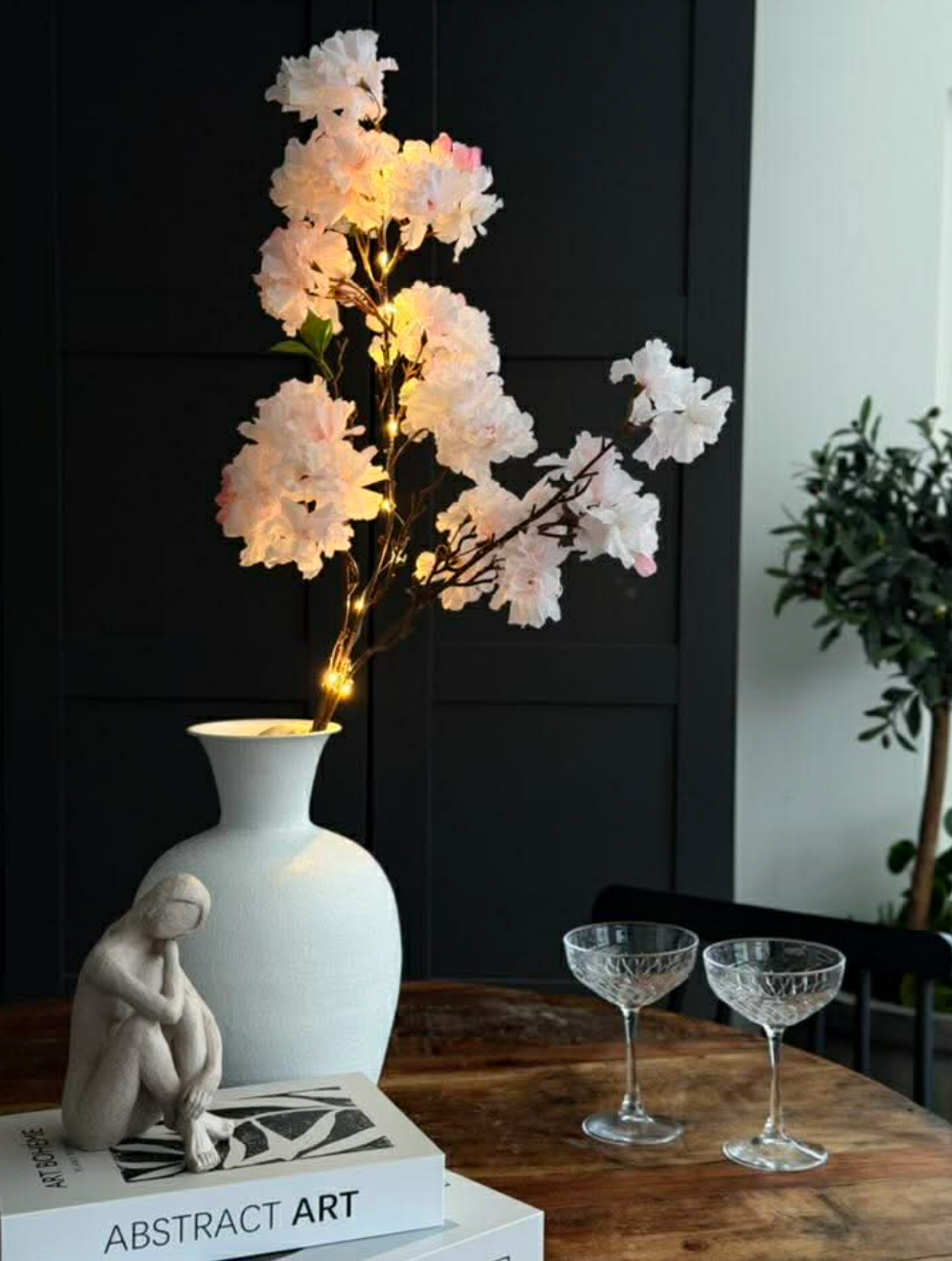 Japanischer Kirschzweig mit Lichterkette - Rosa