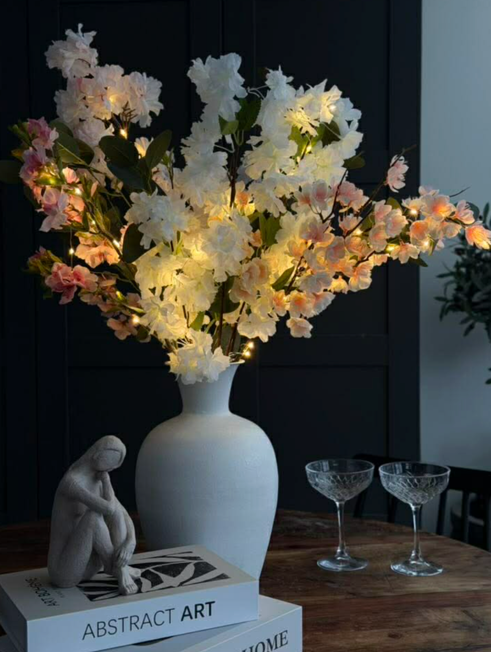 Japanischer Kirschzweig mit Lichterkette - Rosa
