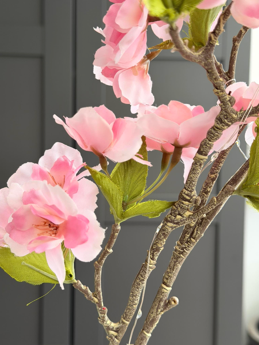 Kirschzweig mit Licht - Rosa