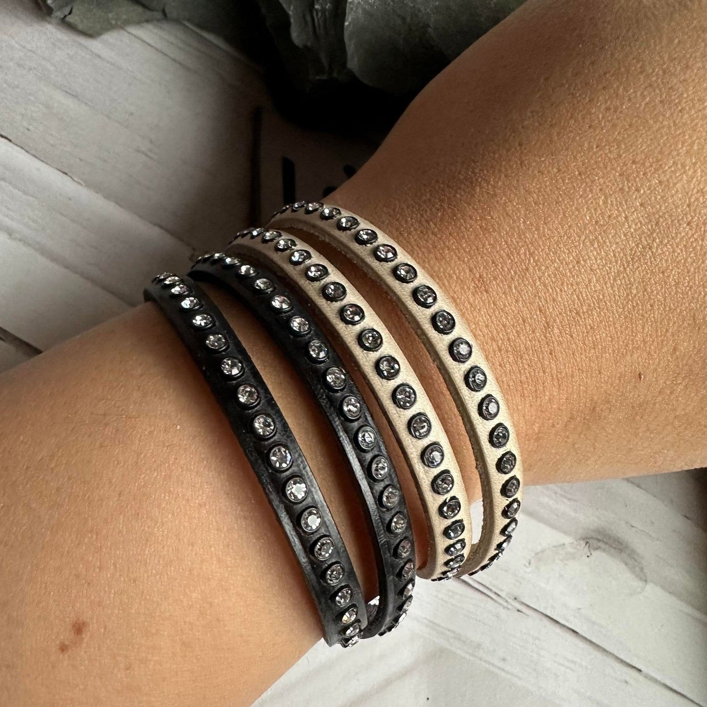 Armbånd Black m. Swarowski sten - VIAMAJA.DK