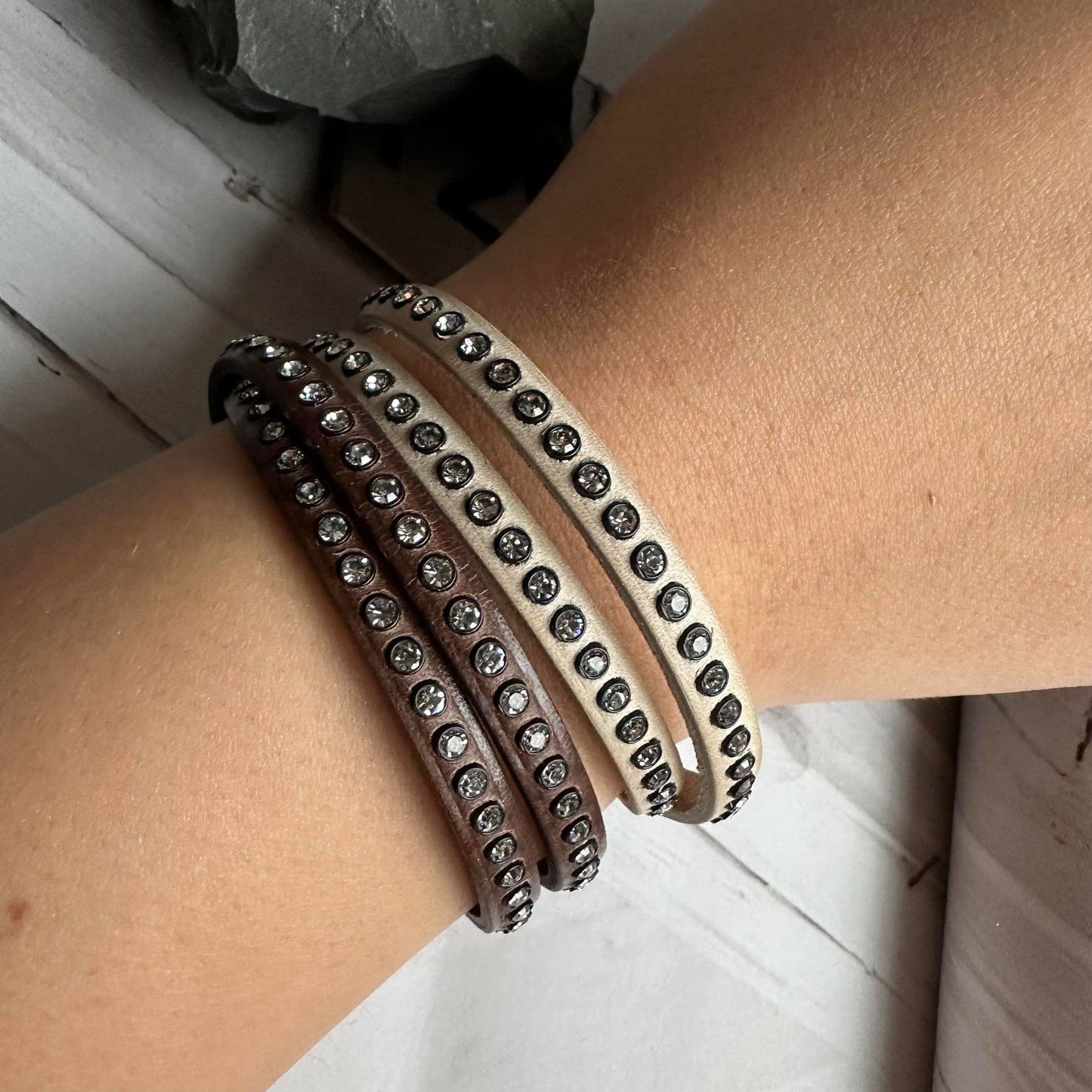 Armbånd Brown m. Swarowski sten - VIAMAJA.DK