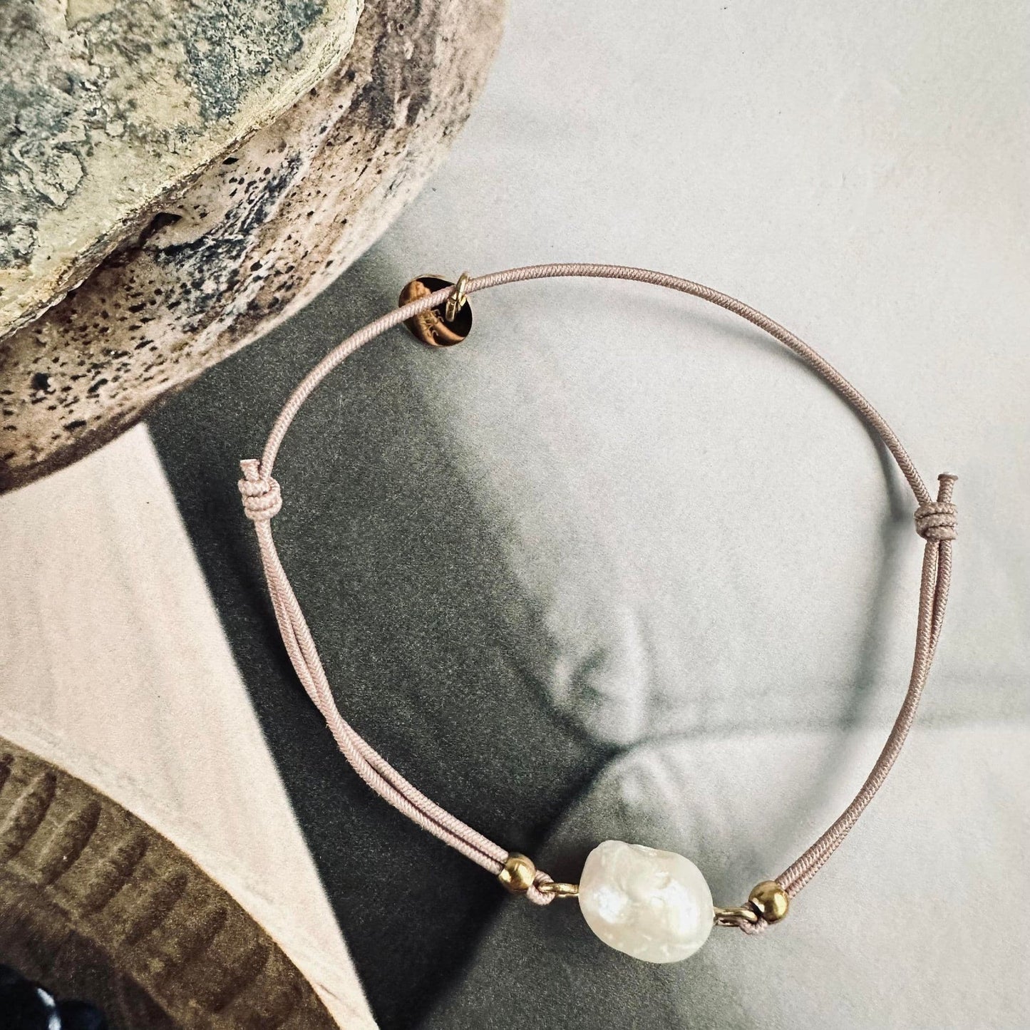 Armbånd Fresia m. Ferskvandsperle - VIAMAJA.DK