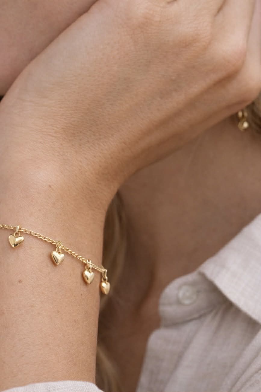 Armband mit Herzen - vergoldet