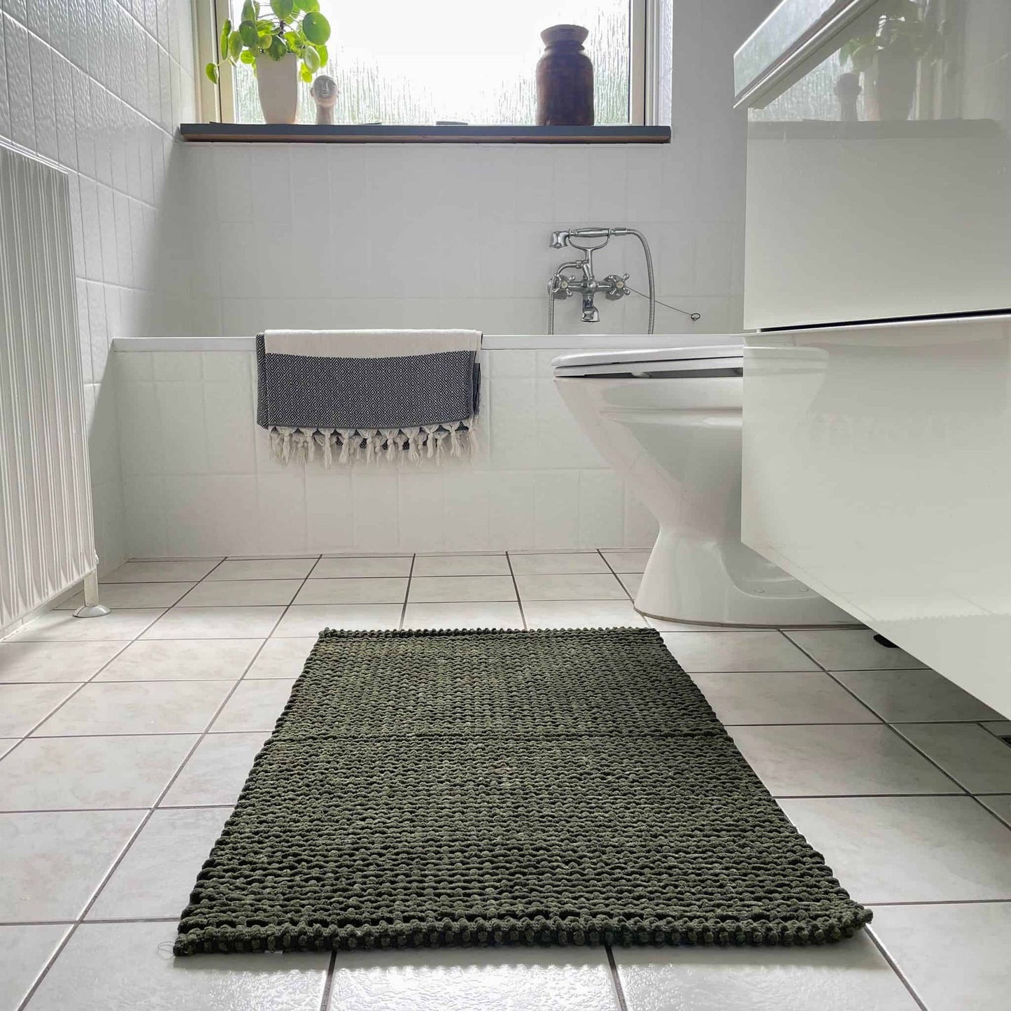 Bademåtte 50x80cm – Oliven - VIAMAJA.DK
