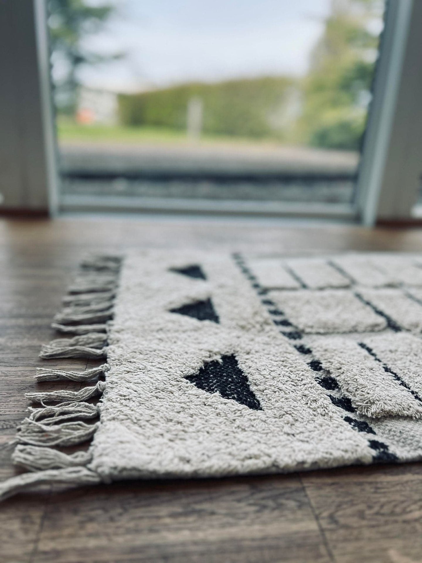 BADEMÅTTE ANTI SLIP 50X80 BOMULD SORT/NATUR - VIAMAJA.DK