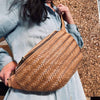 Gürteltasche IRIS mit schönem Flechtmuster - Cognac