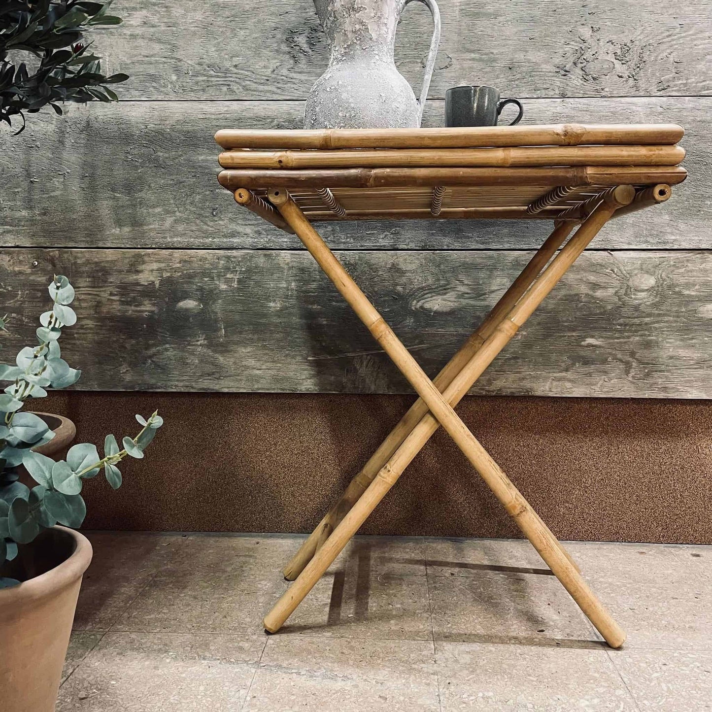 Bakkebord i bambus - VIAMAJA.DK