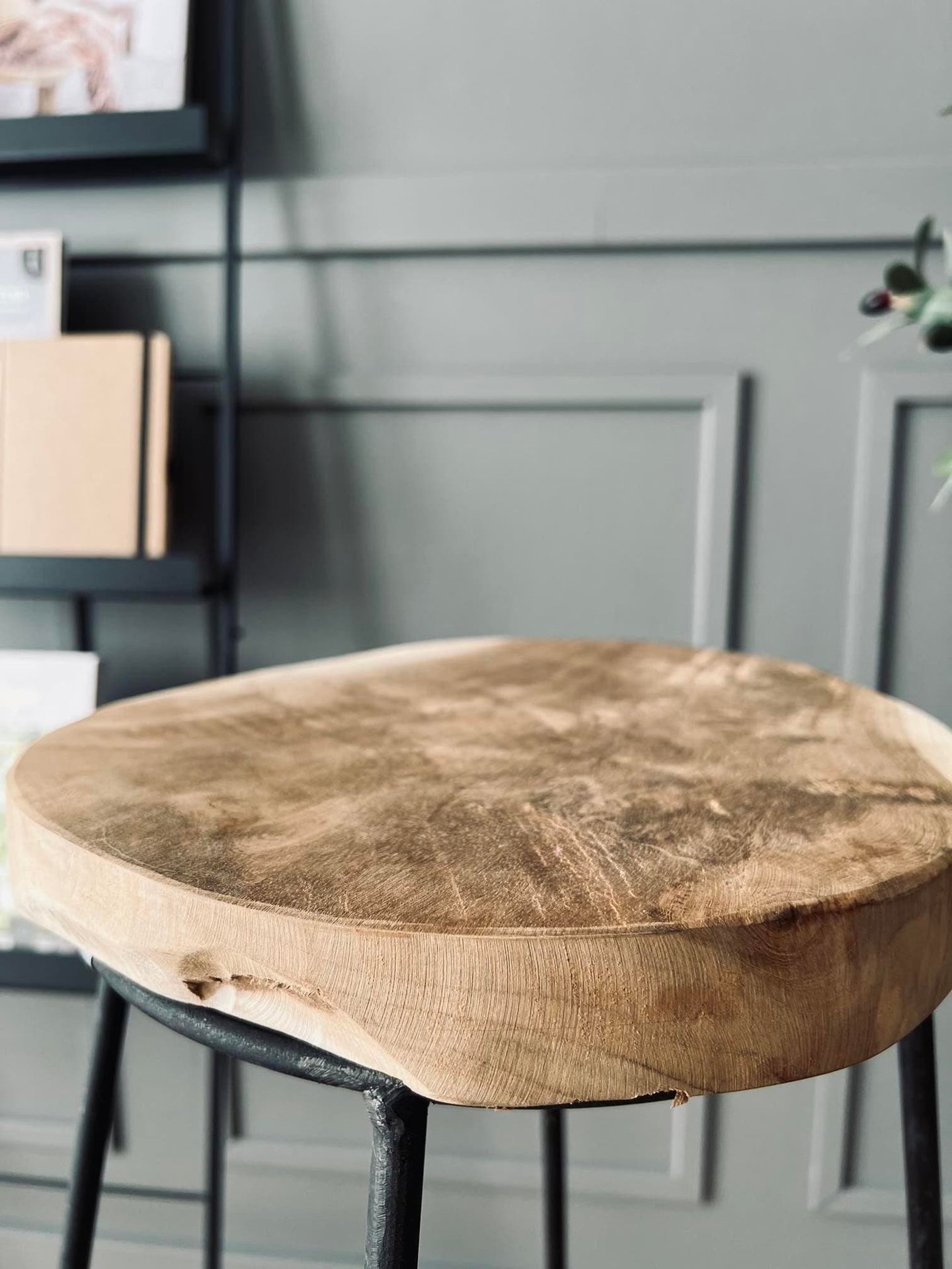 Barstol i teak og jern - H 79cm - VIAMAJA.DK