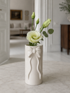 Vase mit Schleife - White