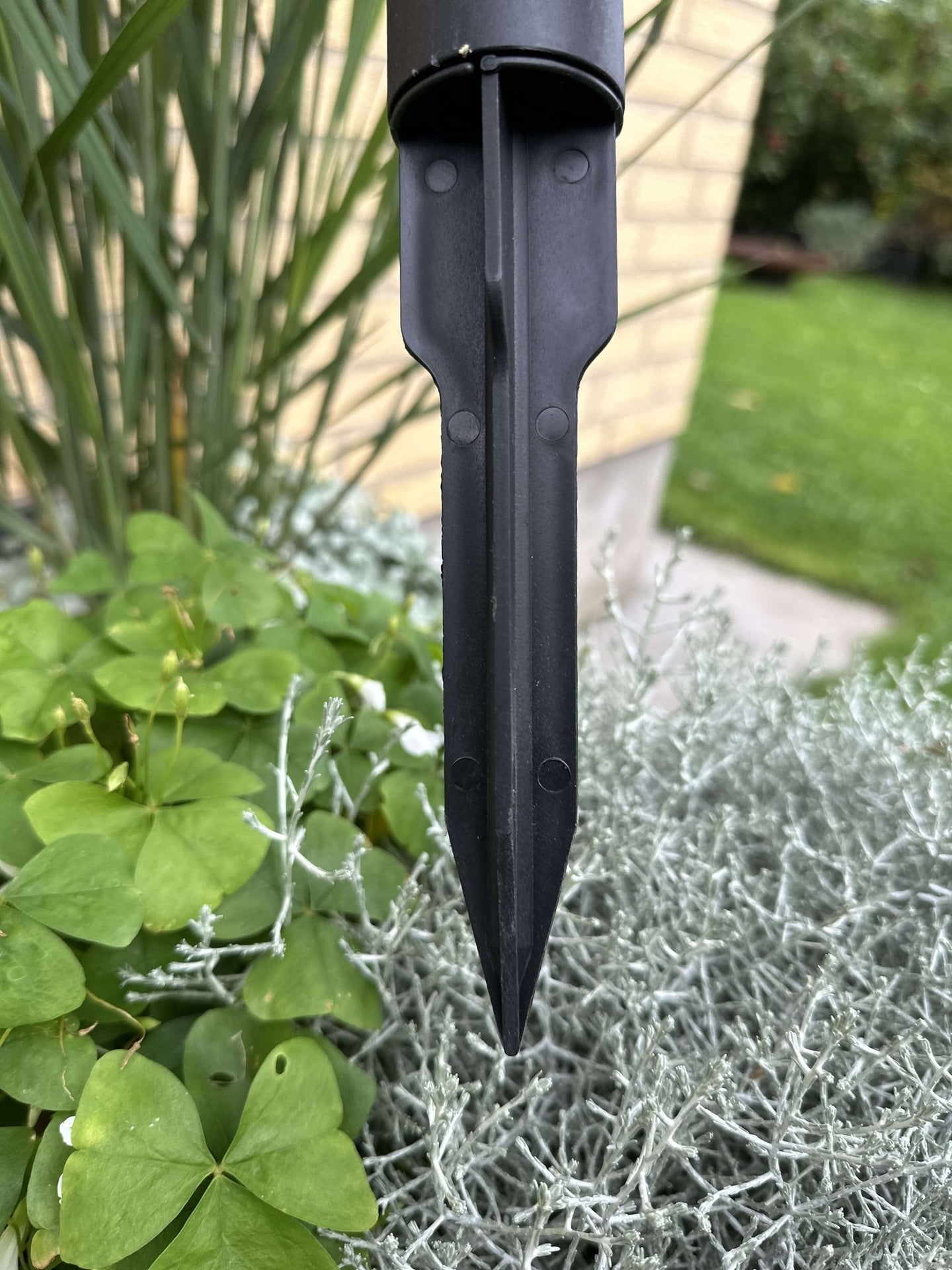 Bedlampe med solceller - VIAMAJA.DK