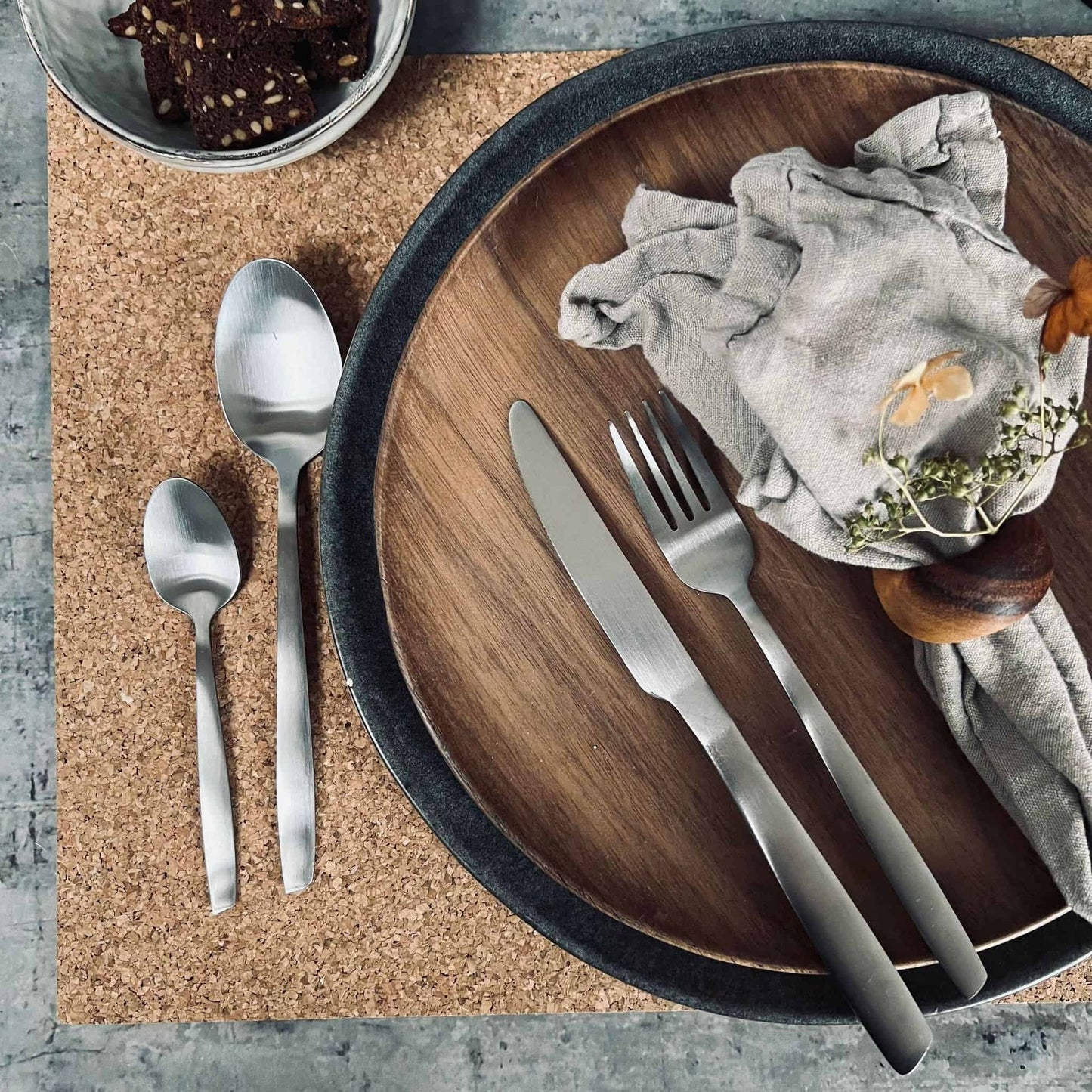 Bestik i mat rustfrit stål - 24 dele - VIAMAJA.DK