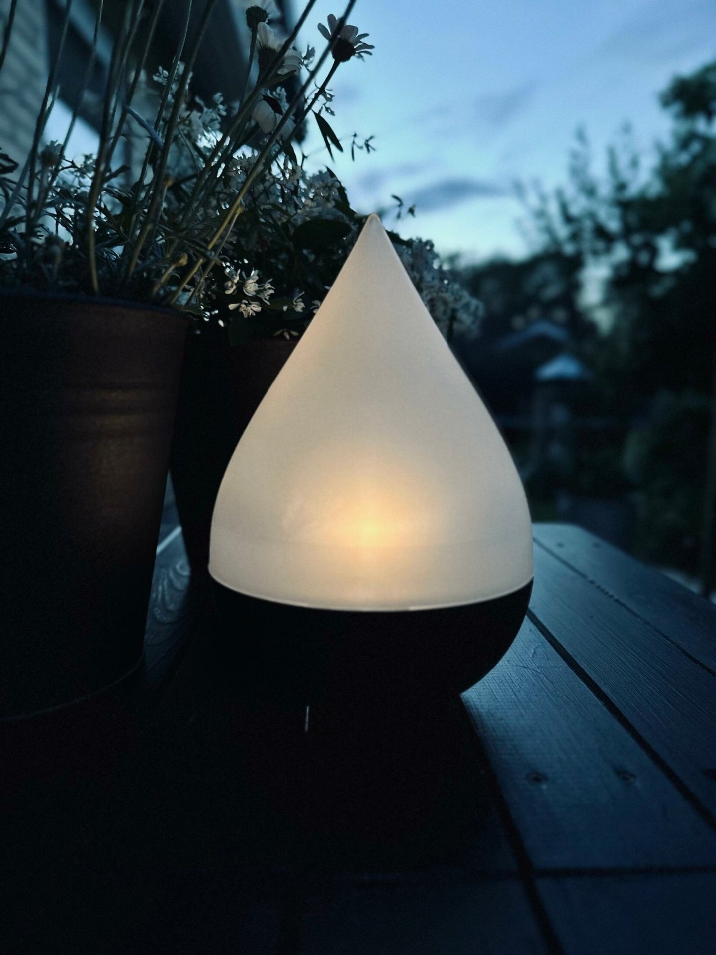 AURA Tischlampe mit Solarzellen - VIAMAJA.DK