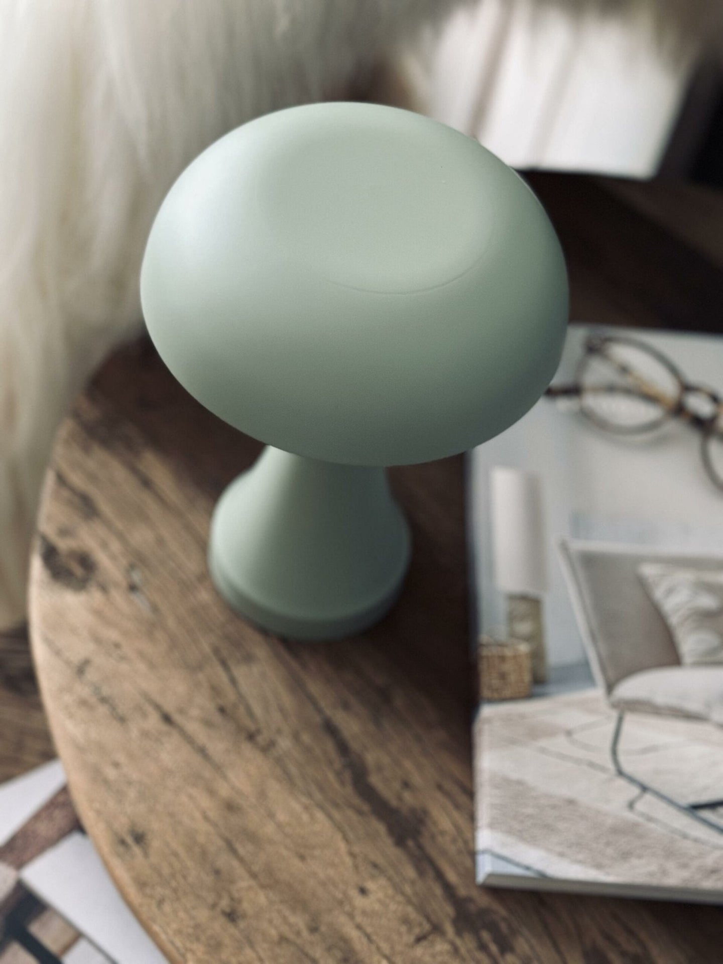 Bordlampe genopladelig – Mushroom Dusty green - VIAMAJA.DK