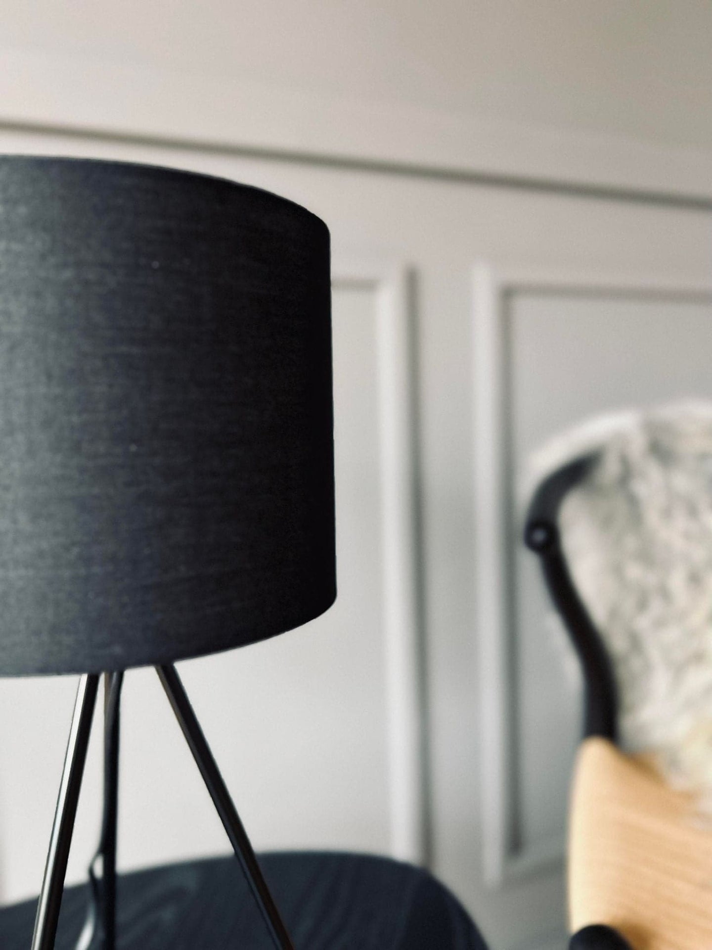 Bordlampe - Sort på ben - VIAMAJA.DK