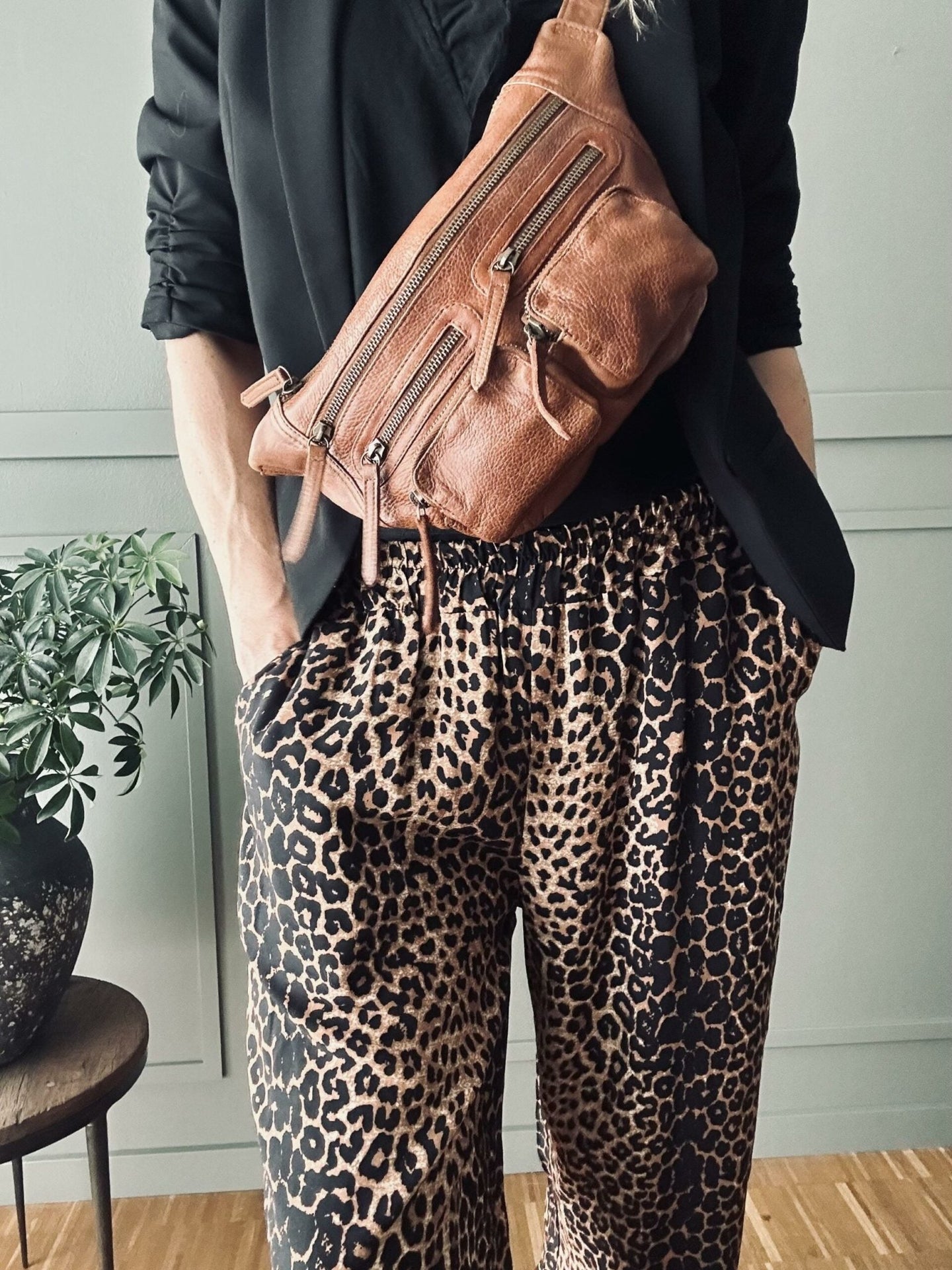 Bukser Leopard dark - VIAMAJA.DK