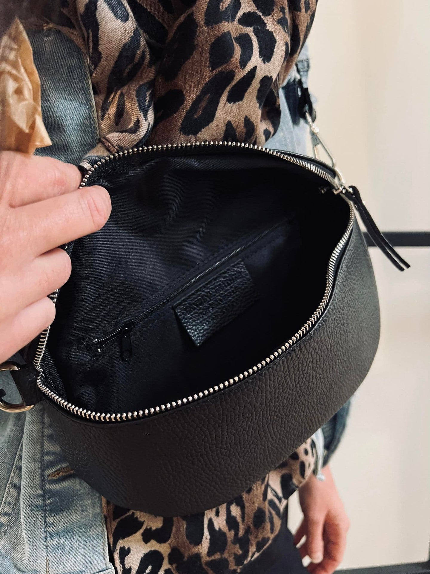 Bumbag Black leather - VIAMAJA.DK