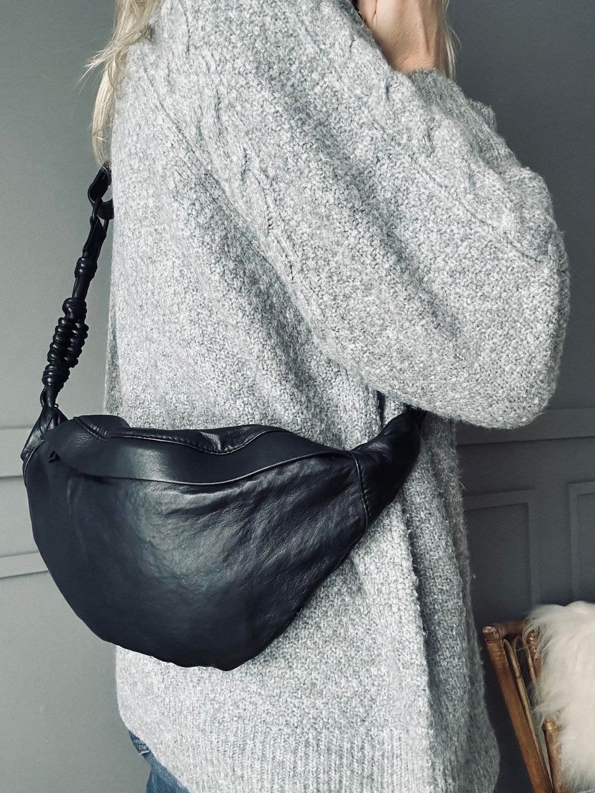 Bumbag - Black Robe - VIAMAJA.DK