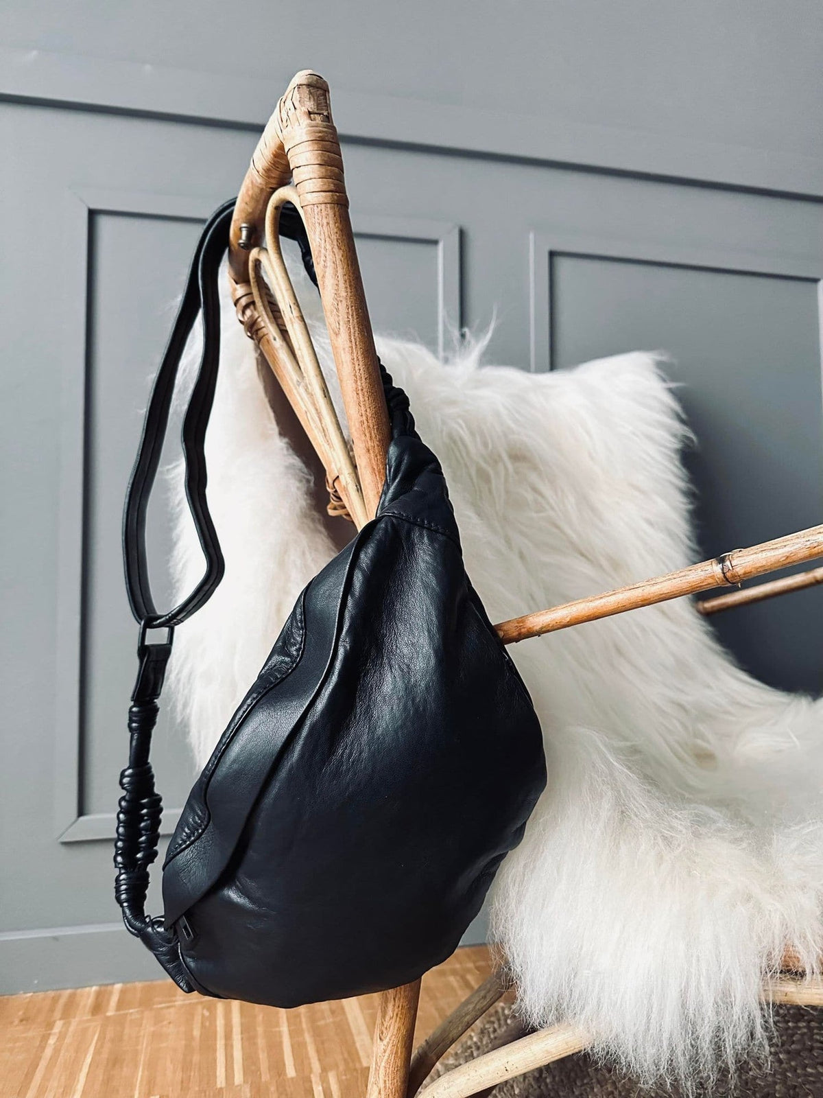 Bumbag - Black Robe - VIAMAJA.DK