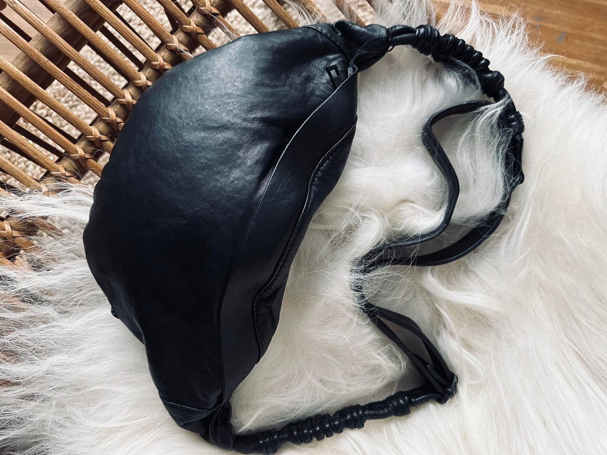 Bumbag - Black Robe - VIAMAJA.DK