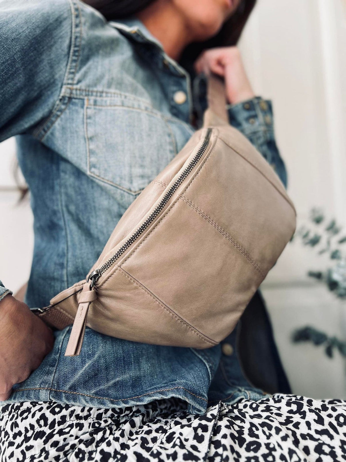 Bumbag JUNE - Dark Beige - VIAMAJA.DK