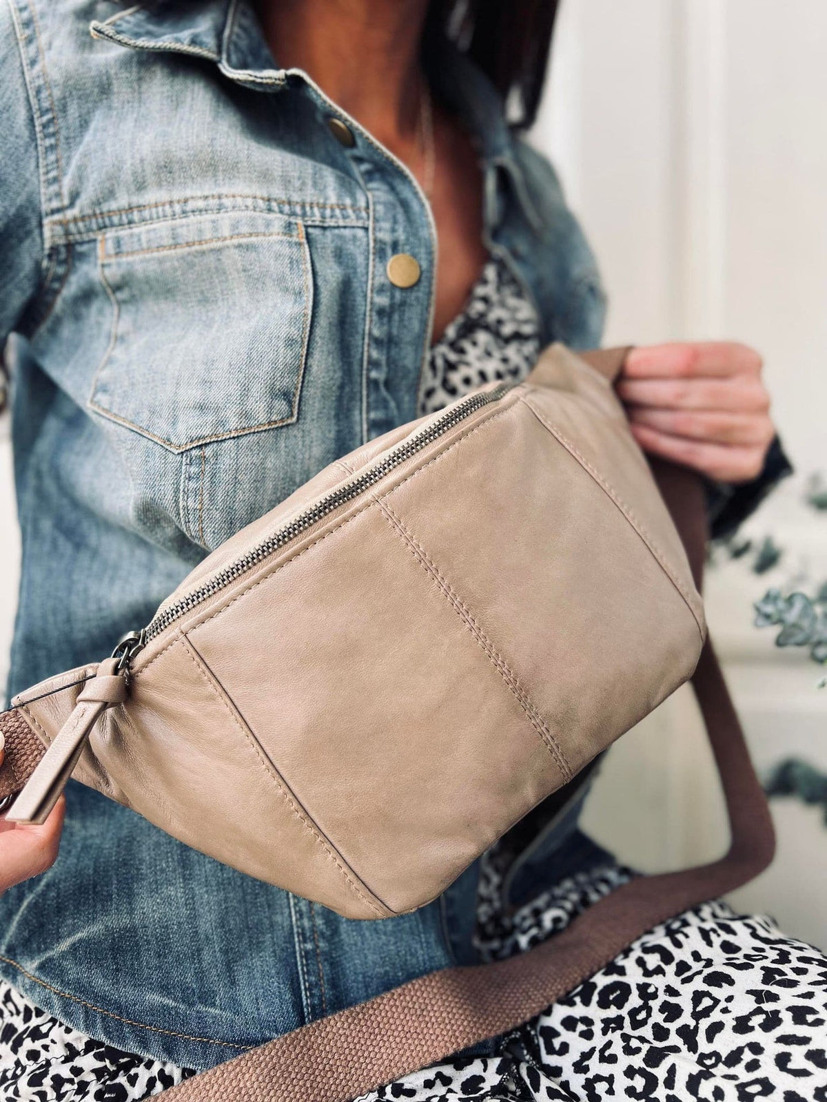 Bumbag JUNE - Dark Beige - VIAMAJA.DK