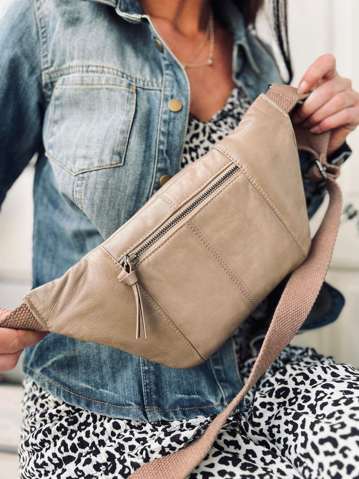 Bumbag JUNE - Dark Beige - VIAMAJA.DK