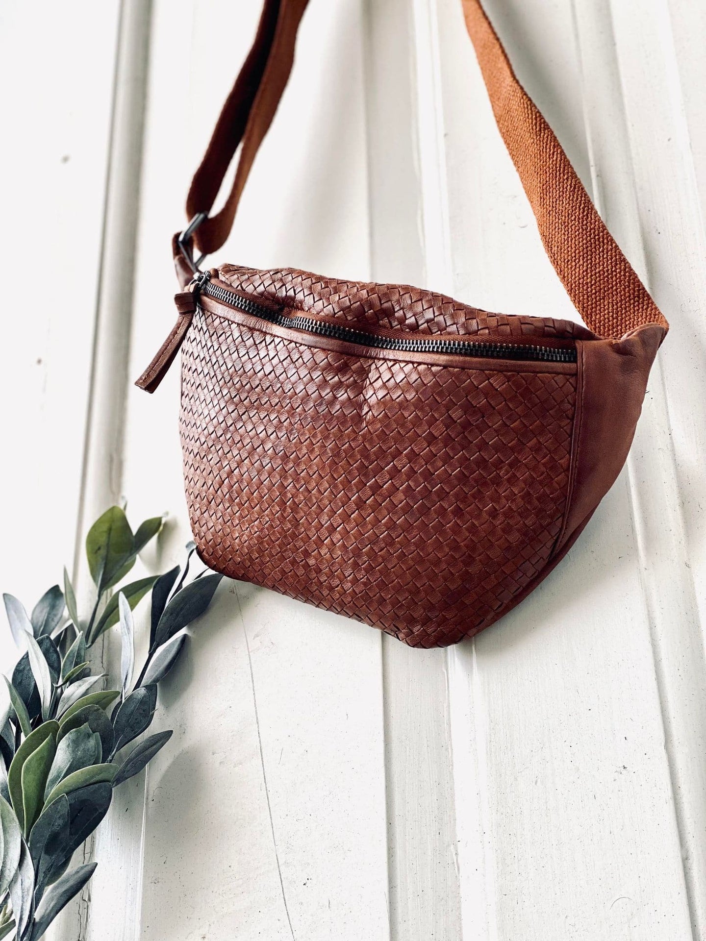 Bumbag KATIE flet - Dark cognac - VIAMAJA.DK