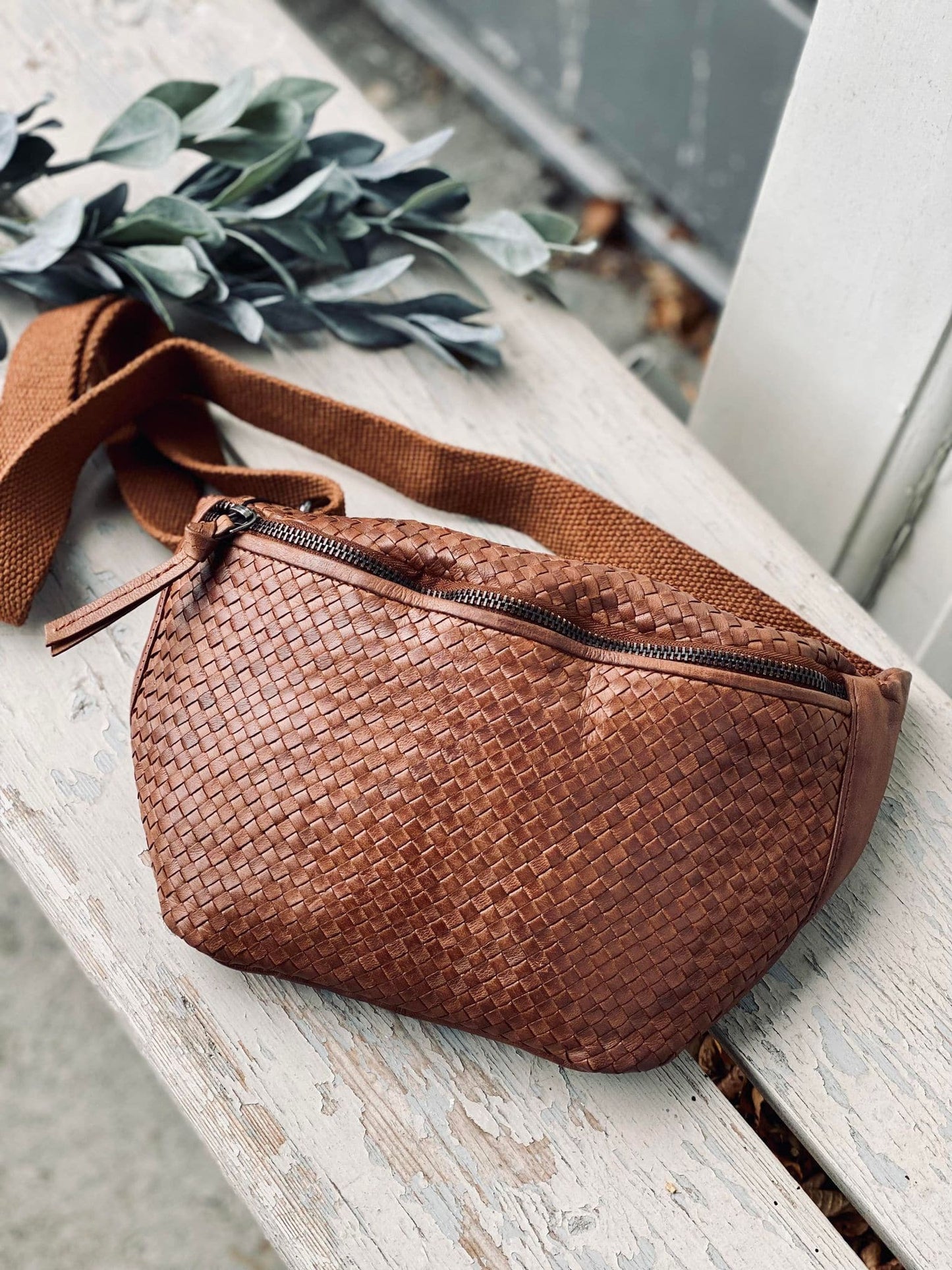 Bumbag KATIE flet - Dark cognac - VIAMAJA.DK