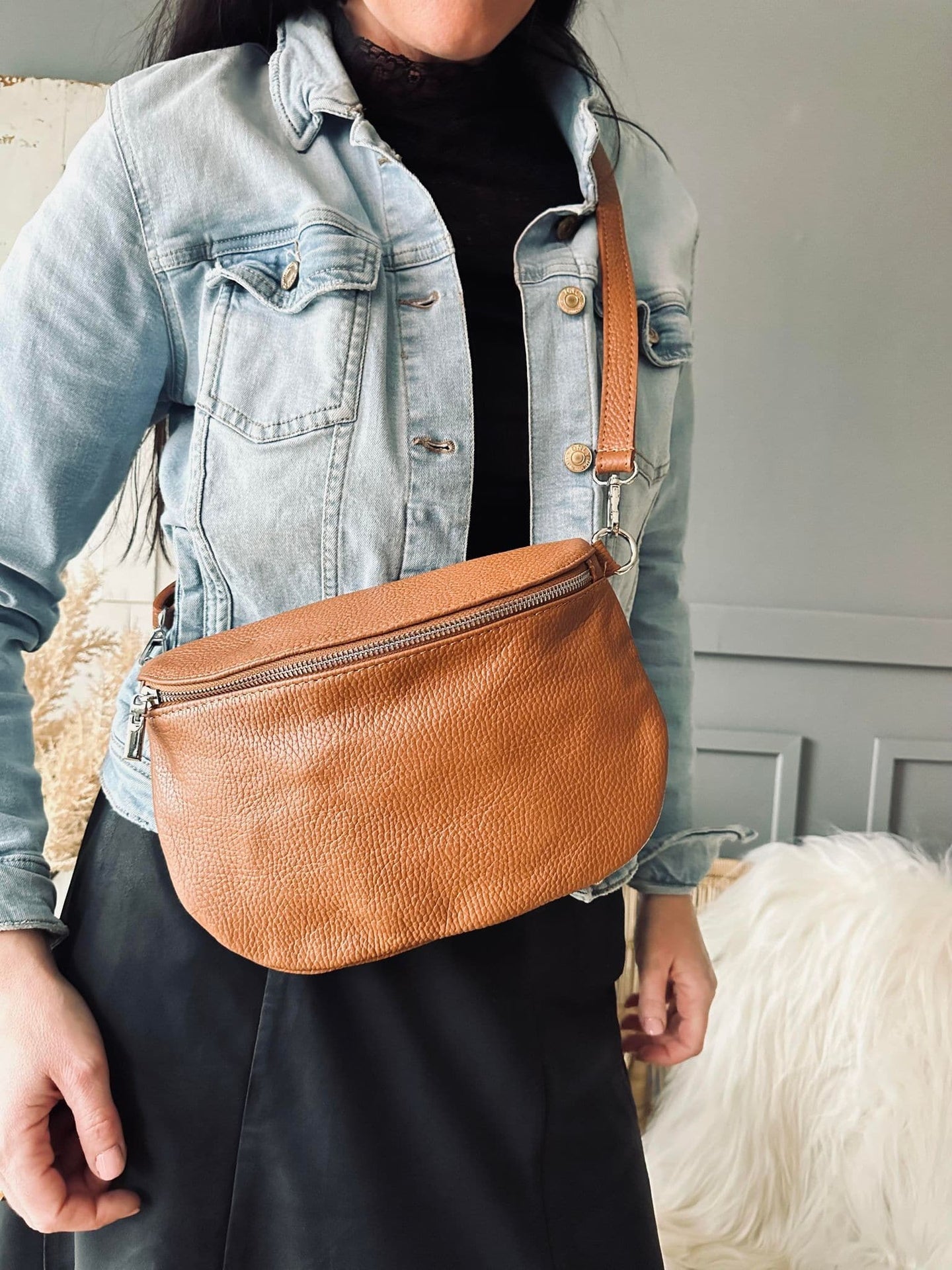 Bumbag Leona – Small cognac - VIAMAJA.DK