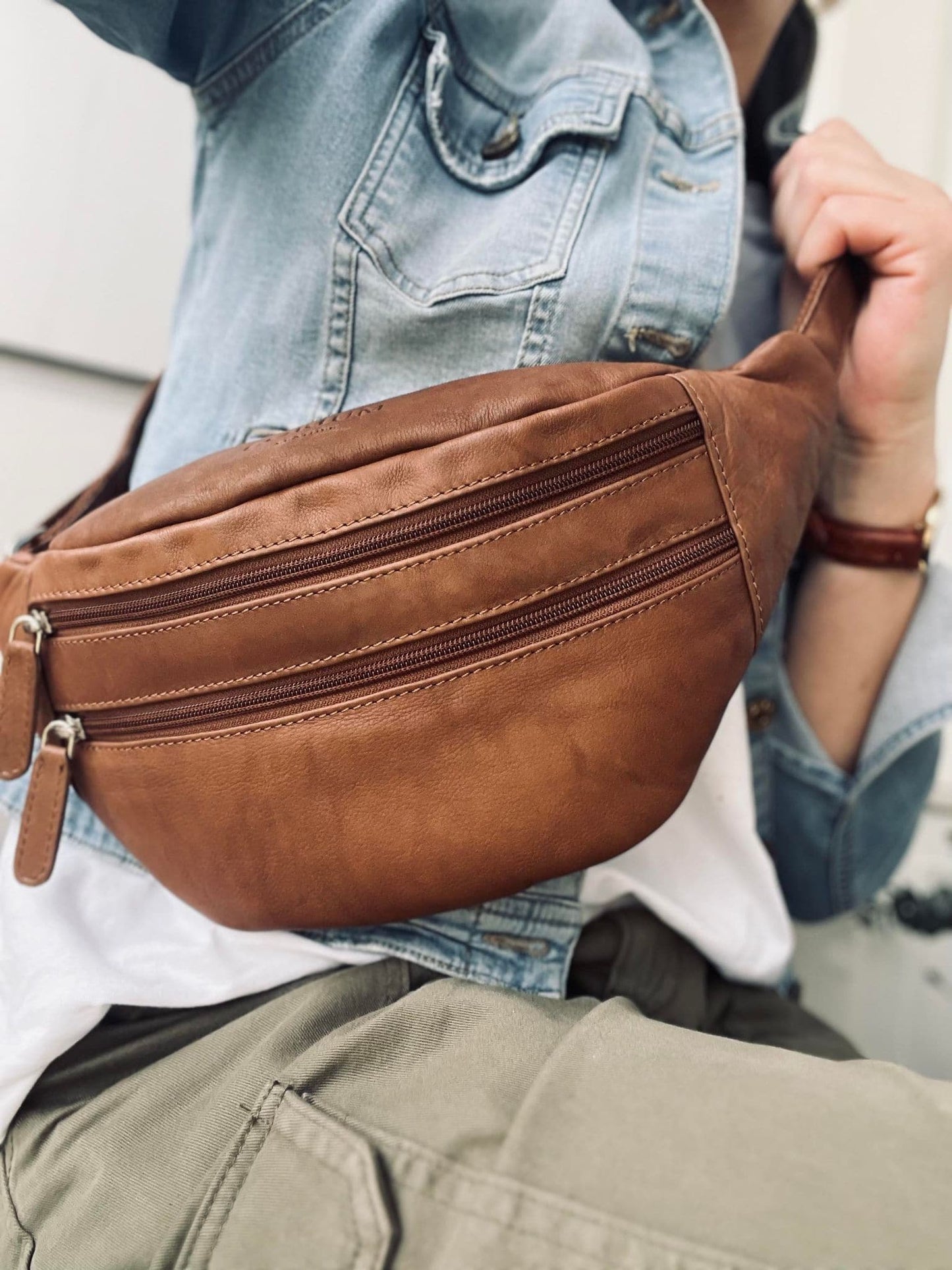 Bumbag LINA - Cognac / Brown - VIAMAJA.DK