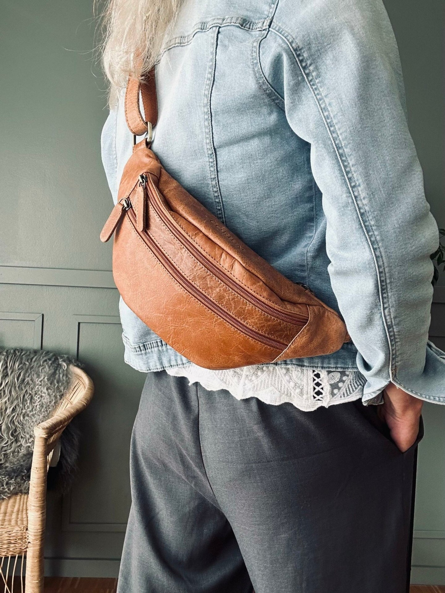 Bumbag LINA – Raw cognac - VIAMAJA.DK