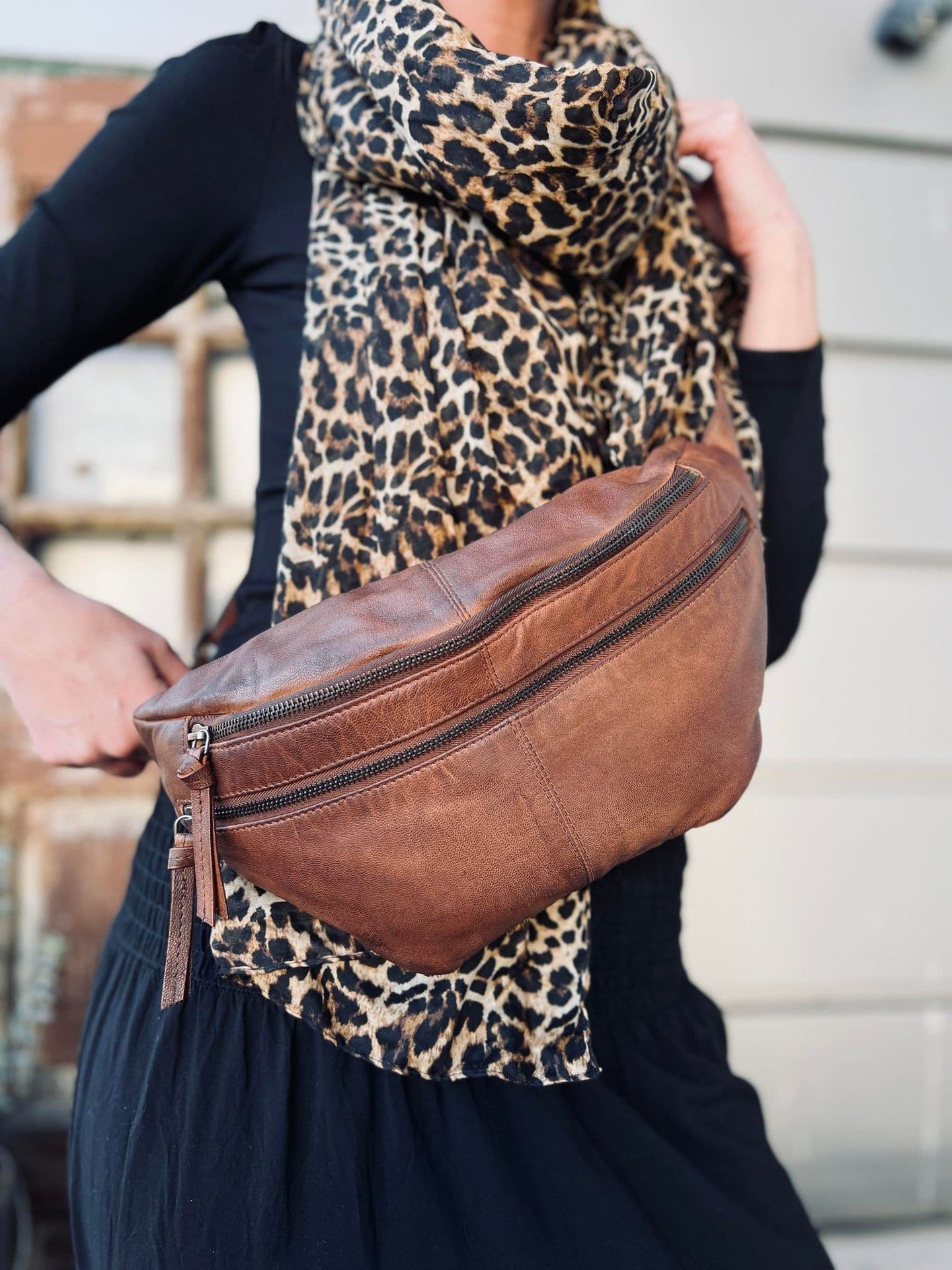 Bumbag LOCK - Dark cognac - VIAMAJA.DK