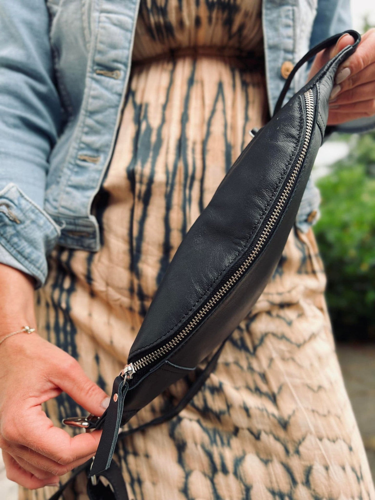 Bumbag ROCKET SMALL- Sort lammeskind - VIAMAJA.DK