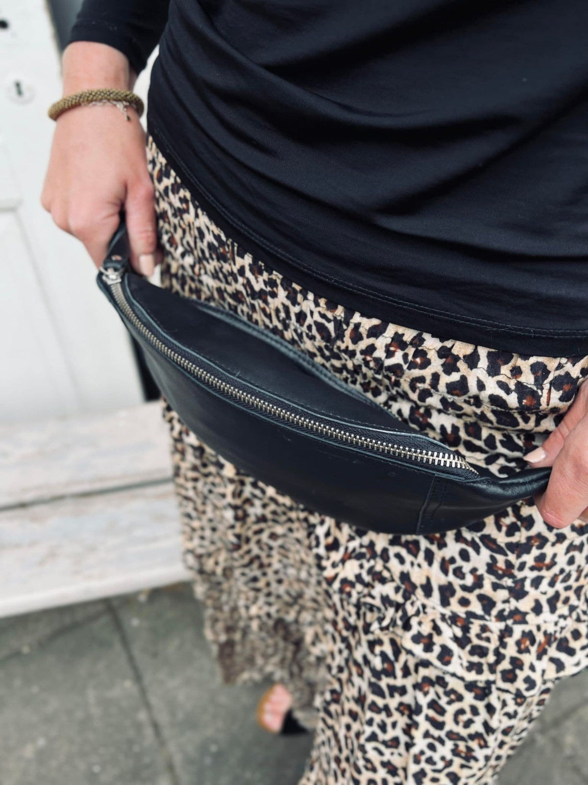 Bumbag ROCKET SMALL- Sort lammeskind - VIAMAJA.DK