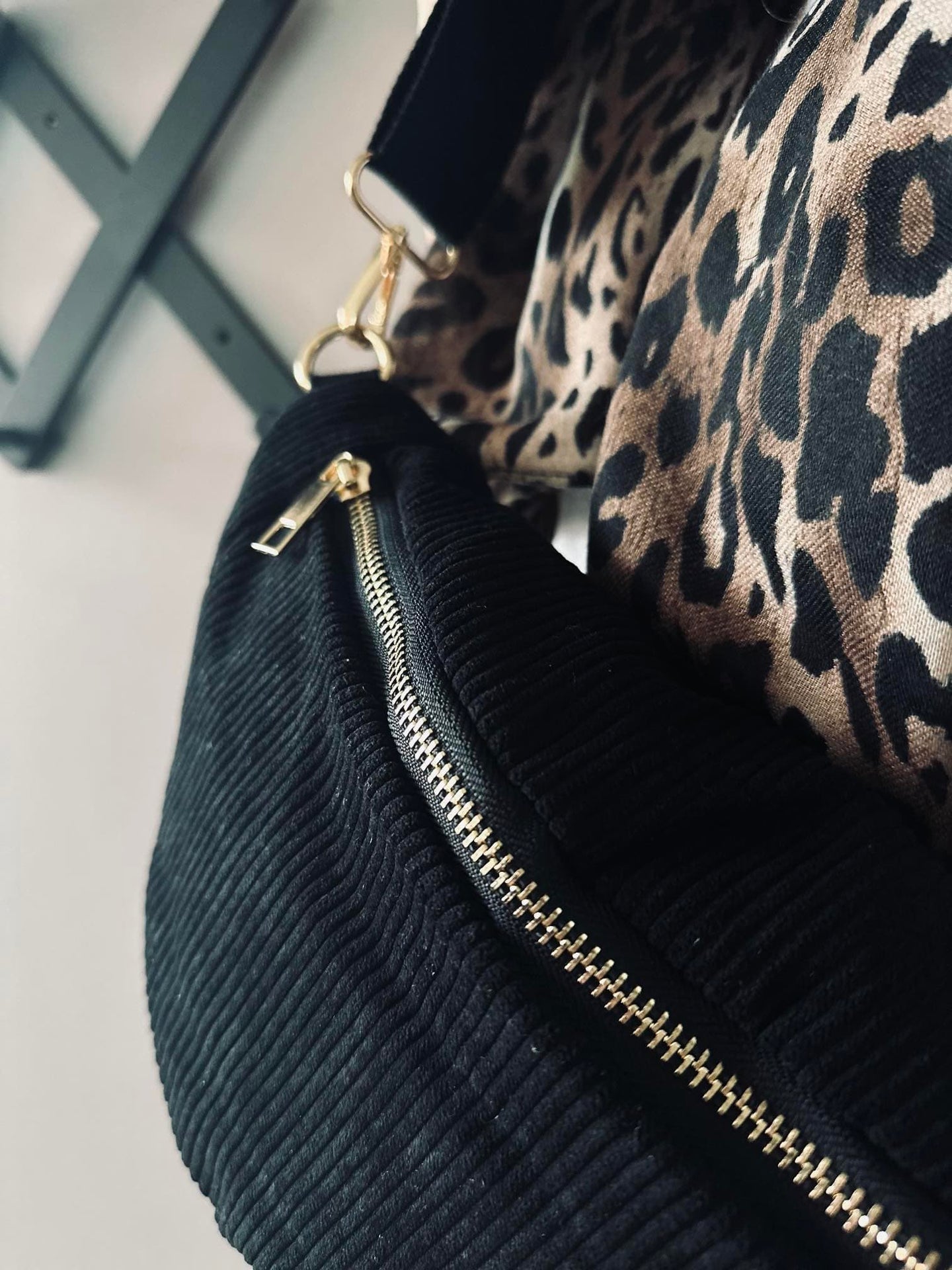 Bumbag - Sort fløjl - VIAMAJA.DK