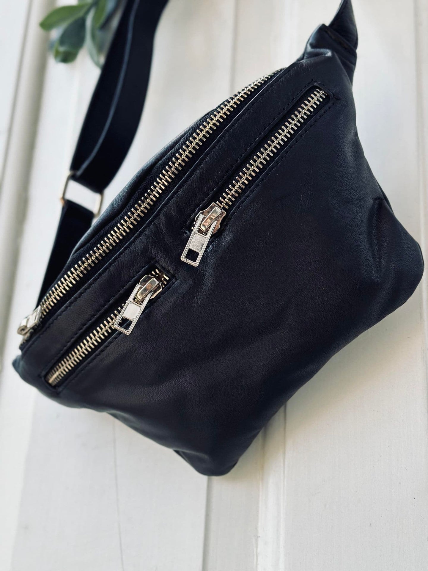 Bumbag SPRING Black - VIAMAJA.DK