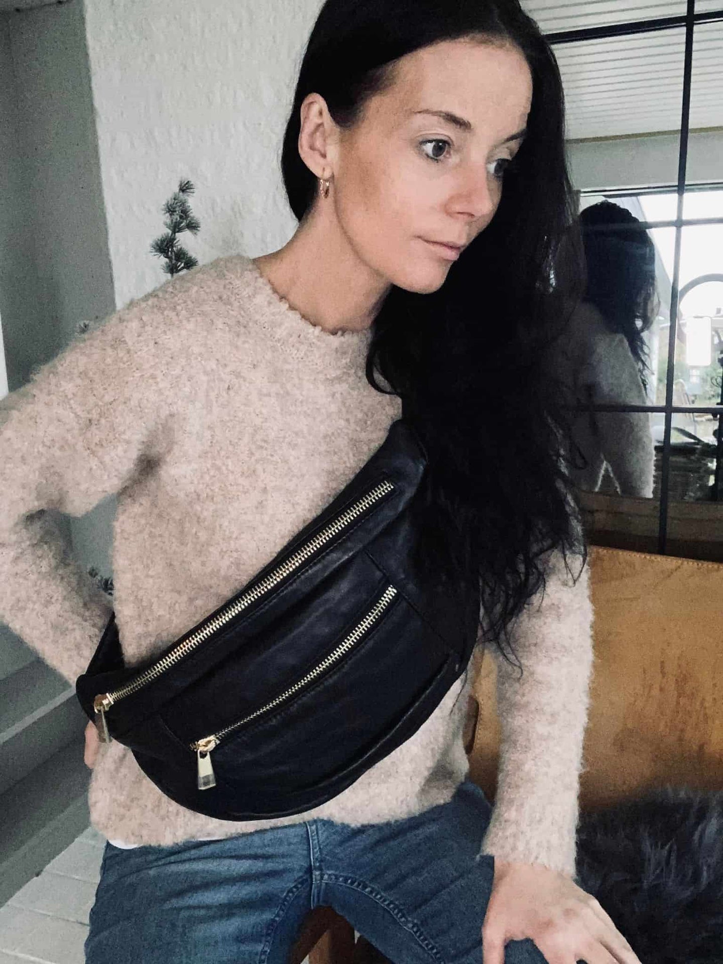 Bumbag XL MIRA - Blød læder med guld lynlåse - VIAMAJA.DK