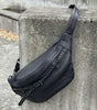 Gürteltasche mit Nieten