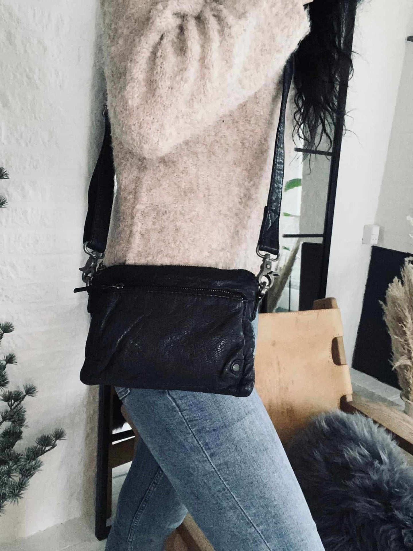 Clutch ALLIE - i vasket skindkvalitet - VIAMAJA.DK