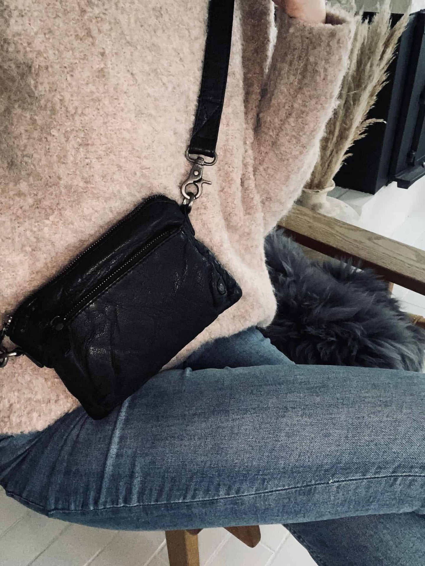 Clutch ALLIE - i vasket skindkvalitet - VIAMAJA.DK