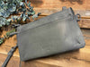 Clutch ASTA mit langem Riemen & Handschlaufe, Grau