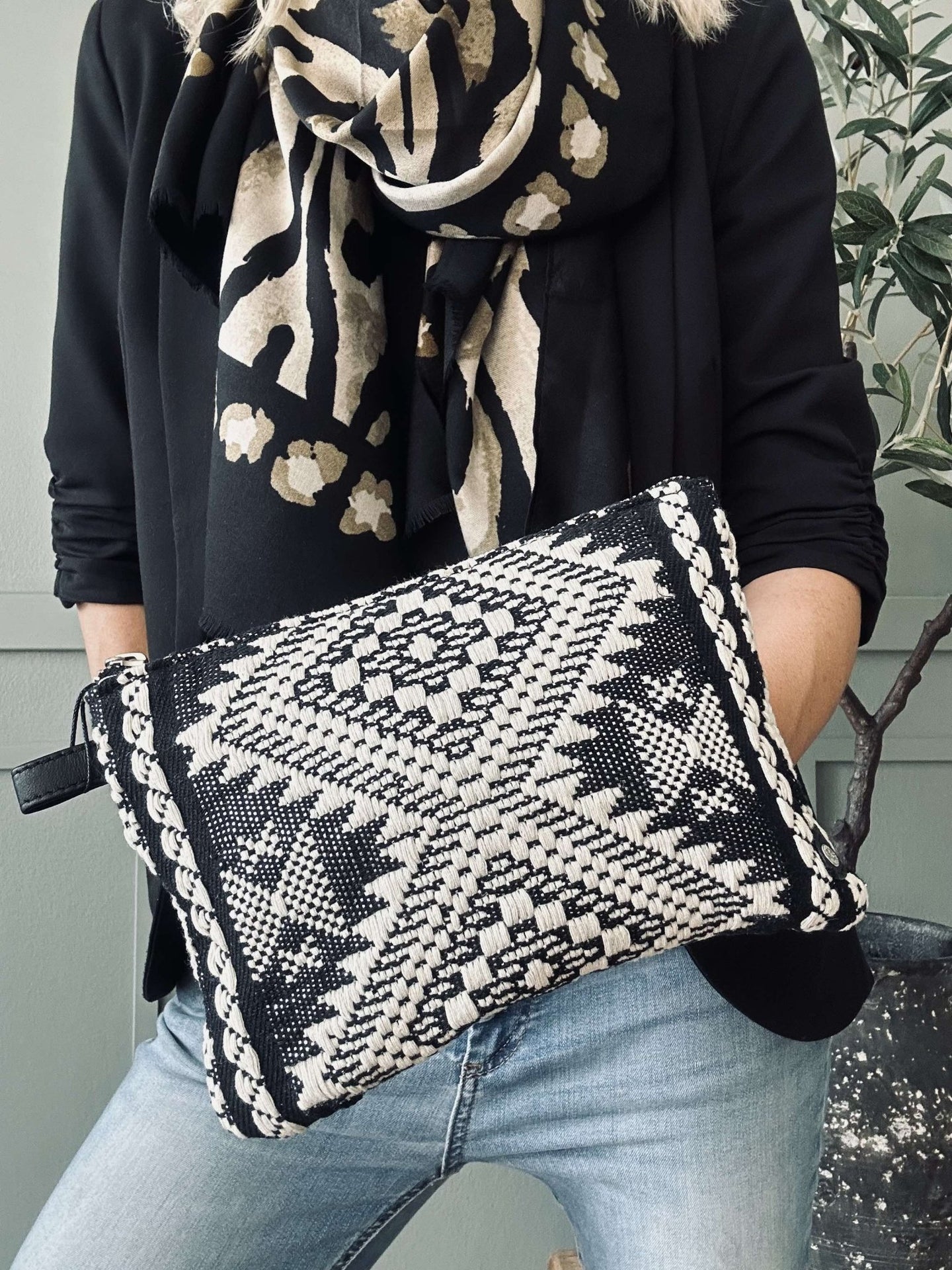 Clutch Black boheme - VIAMAJA.DK