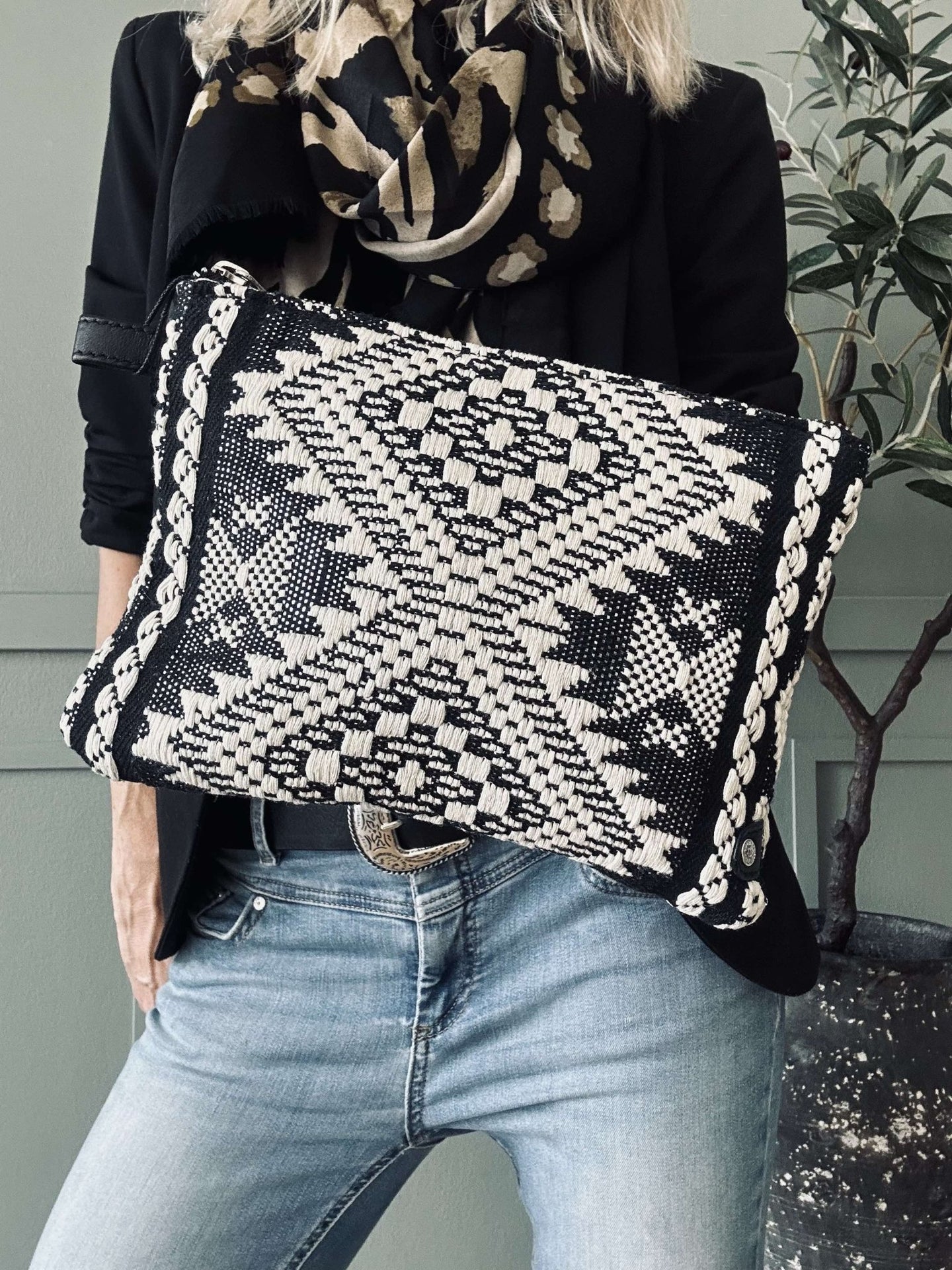 Clutch Black boheme - VIAMAJA.DK